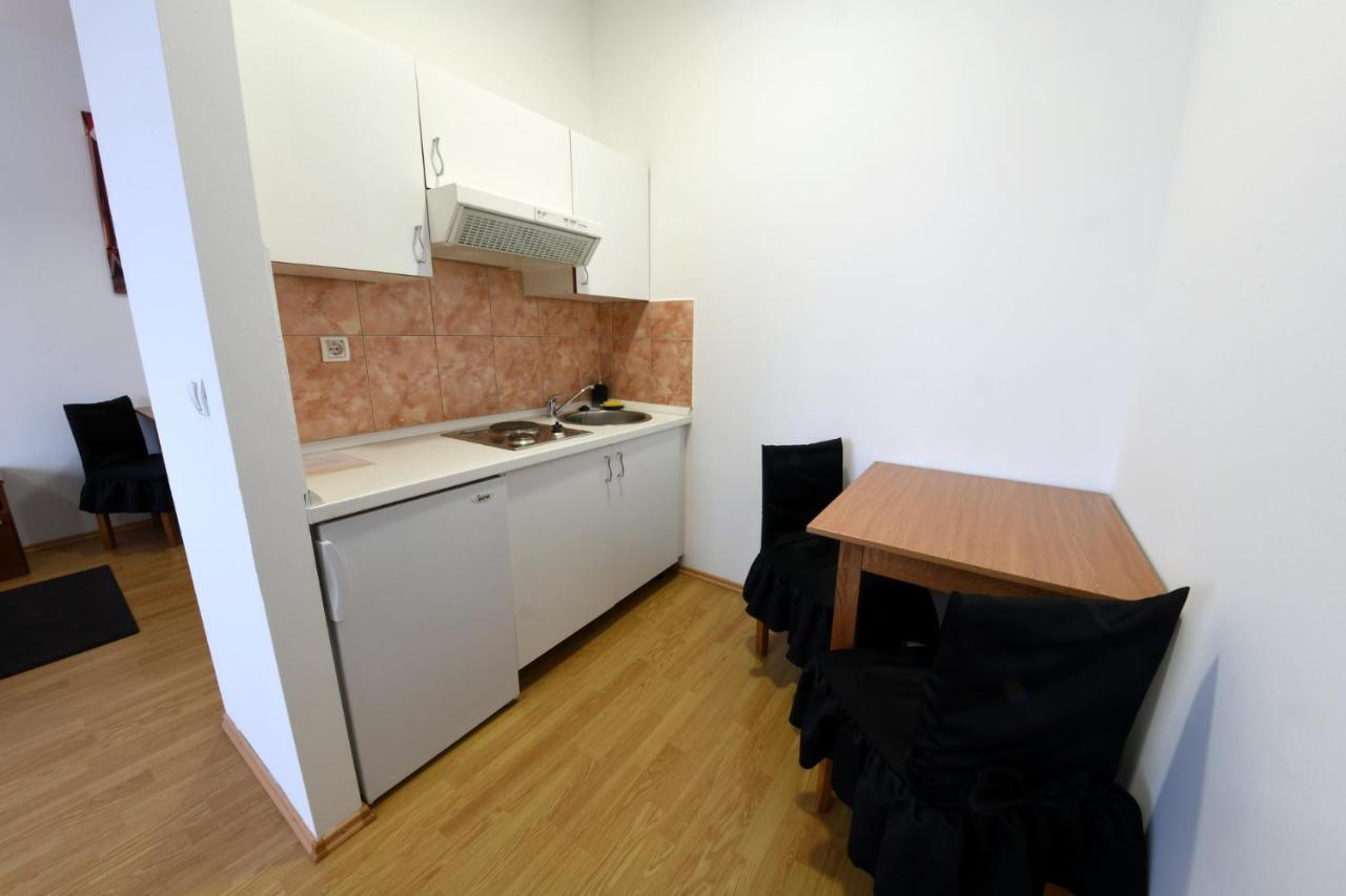Apartments & Rooms Krizevci Bagian luar foto
