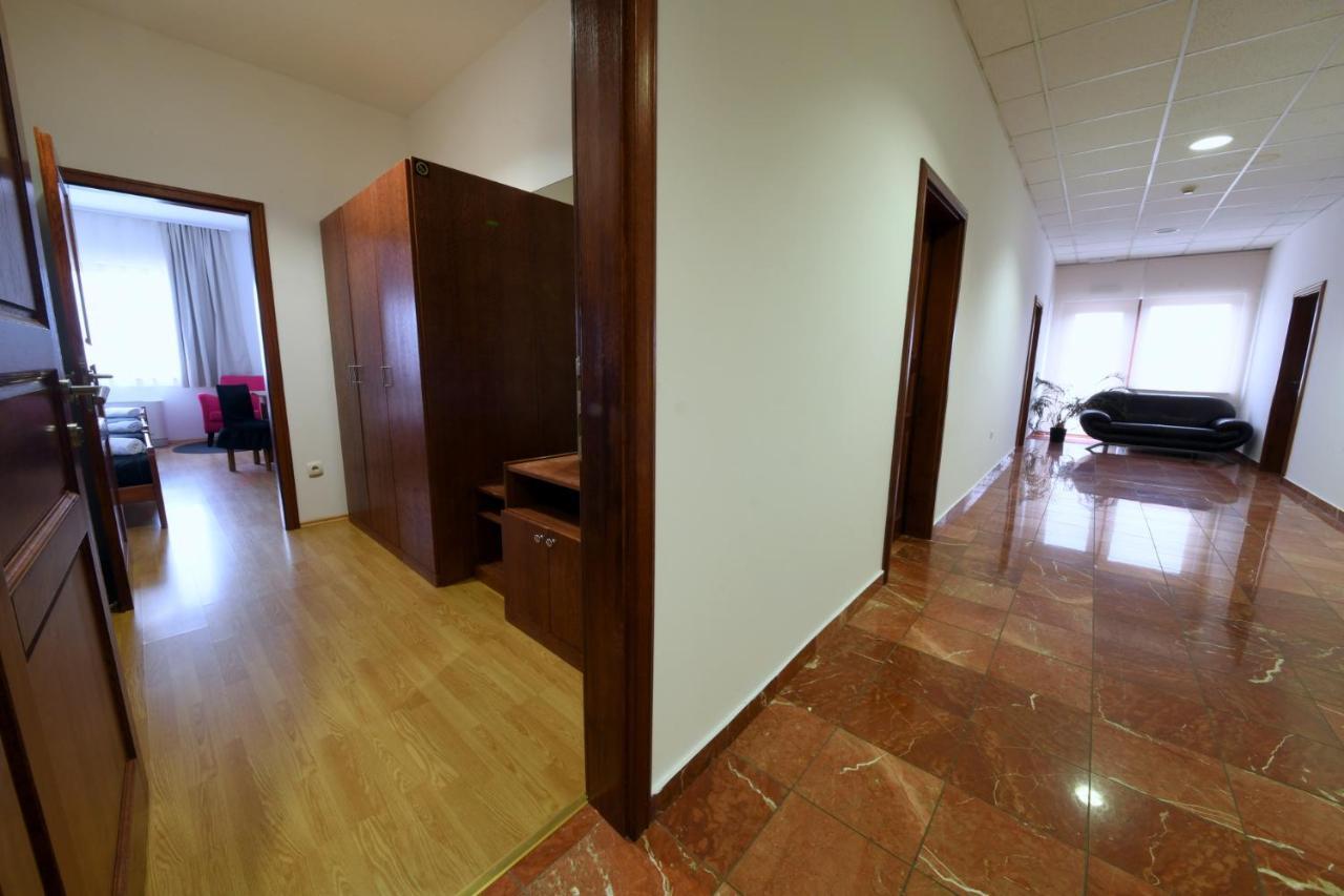 Apartments & Rooms Krizevci Bagian luar foto