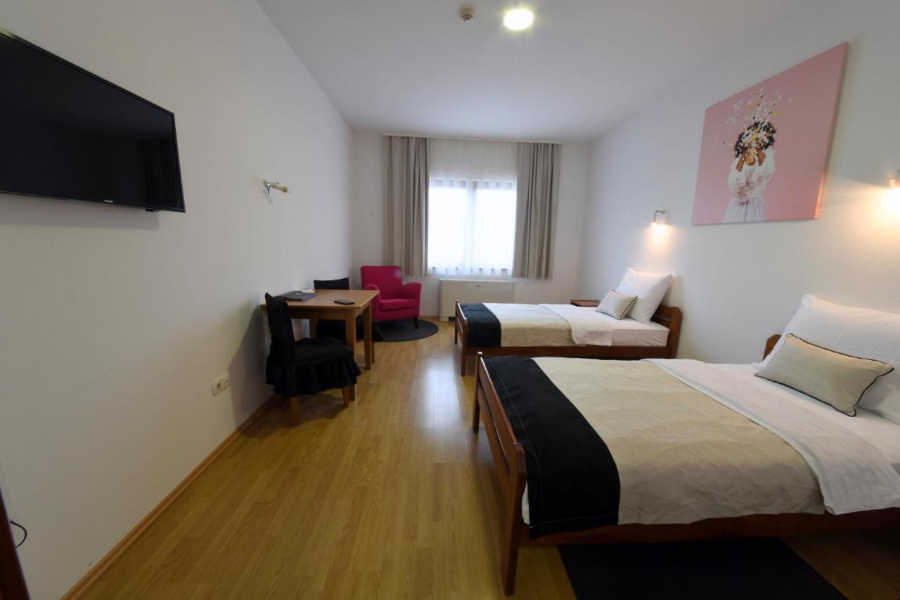 Apartments & Rooms Krizevci Bagian luar foto