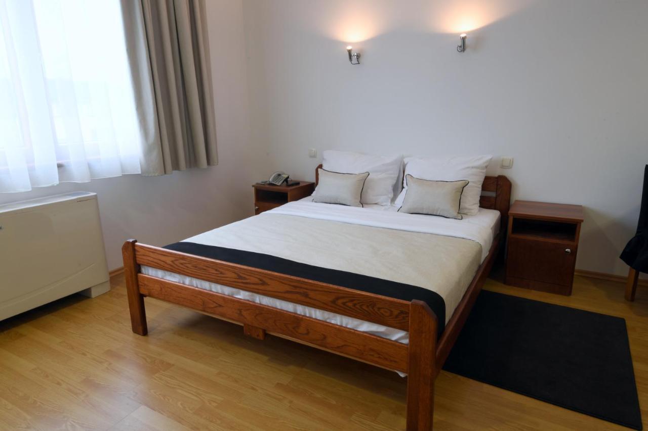 Apartments & Rooms Krizevci Bagian luar foto