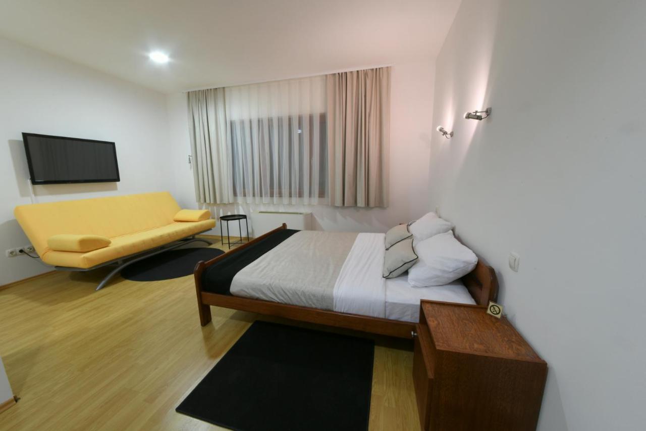 Apartments & Rooms Krizevci Bagian luar foto